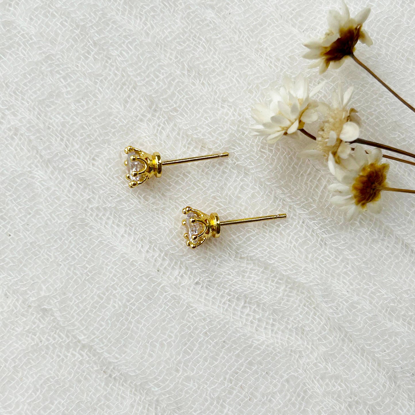 Gold Solitaire Studs